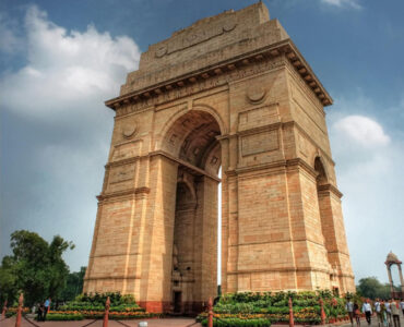 Explore Connaught Place, India Gate and Delhi from Karol Bagh Explore Connaught Place, India Gate and Delhi from Karol Bagh